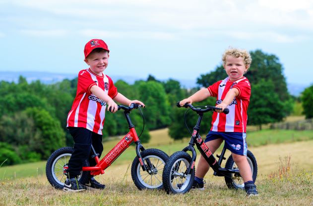 Two wheel clearance balance bike